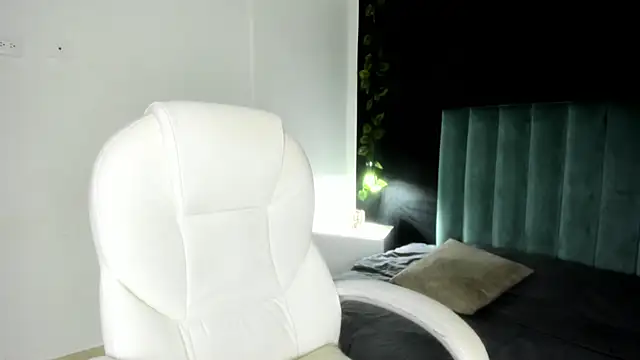 Snapshot of HarleyQueen_Robbie chatting on March 20, 2025, 9:02 pm HarleyQueen Robbie online show from March 20, 2025, 9:02 pm