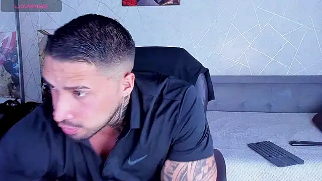 Snapshot of Cristian_Walker chatting on July 10, 2026, 1:11 pm Cristian Walker online show from July 10, 2026, 1:11 pm