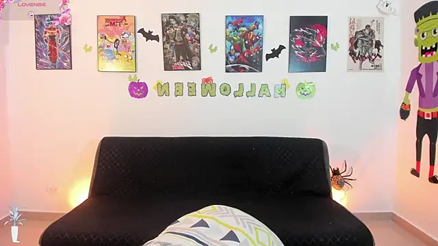 jonathanjoestar  online show from October 14, 2025, 9:25 pm