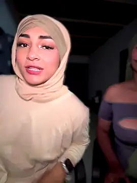 lalilamassu1 online show from September 30, 2025, 1:33 am