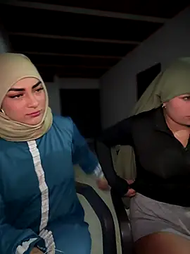 lalilamassu1 online show from September 27, 2025, 3:23 am