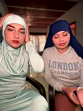 lalilamassu1 online show from September 24, 2025, 5:41 pm