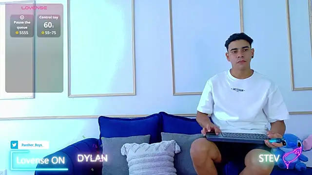 Mackenzzie 777  online show from September 16, 2025, 2:40 pm