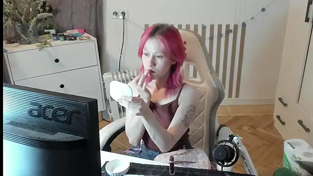 Snapshot of Silly__Milly chatting on February 14, 2026, 4:29 pm Silly Milly online show from February 14, 2026, 4:29 pm