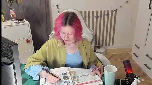 Snapshot of Silly__Milly chatting on March 16, 2026, 4:54 pm Silly Milly online show from March 16, 2026, 4:54 pm