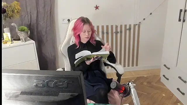 Snapshot of Silly__Milly chatting on March 20, 2026, 6:53 pm Silly Milly online show from March 20, 2026, 6:53 pm