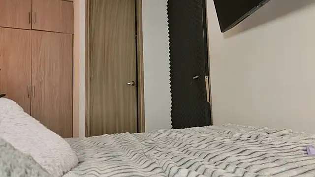 lady ni  online show from October 11, 2025, 1:01 pm