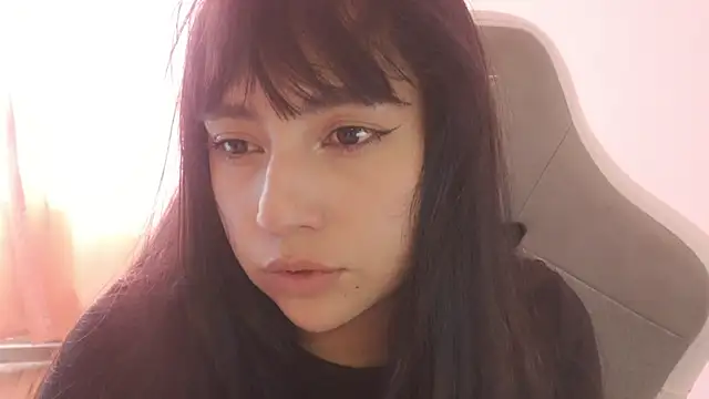 Snapshot of emitaa17228o chatting on June 13, 2026, 7:01 pm emitaa17228o online show from June 13, 2026, 7:01 pm