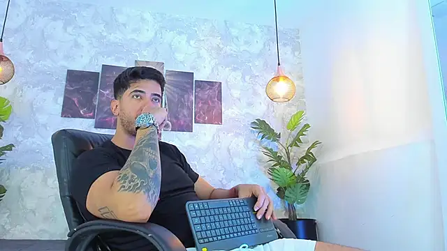 Snapshot of Nate_franco chatting on February 6, 2026, 3:46 am Nate franco online show from February 6, 2026, 3:46 am