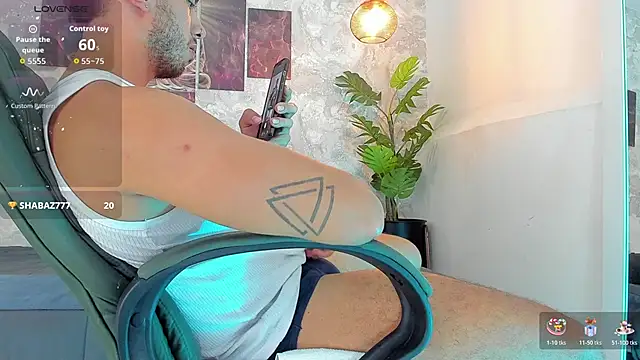 Snapshot of Nate_franco chatting on February 13, 2026, 4:01 am Nate franco online show from February 13, 2026, 4:01 am