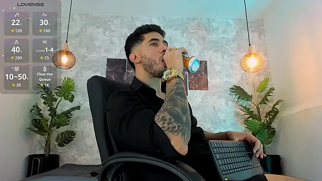 Snapshot of Nate_franco chatting on February 28, 2026, 3:28 am Nate franco online show from February 28, 2026, 3:28 am