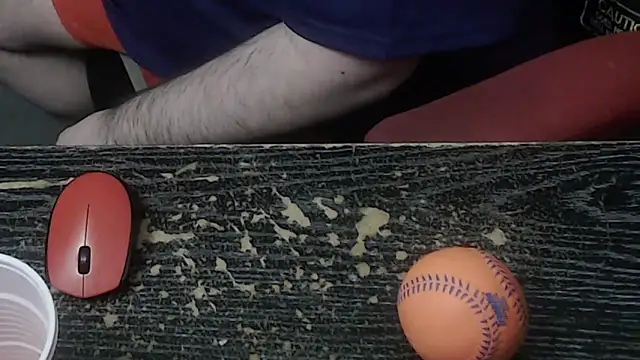 Snapshot of Dominant_BEAR chatting on February 13, 2026, 2:22 am Dominant BEAR online show from February 13, 2026, 2:22 am