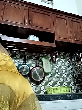    Erin    online show from November 6, 2025, 3:05 pm