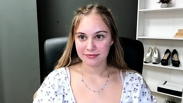 kitty valeria online show from August 5, 2026, 2:33 pm