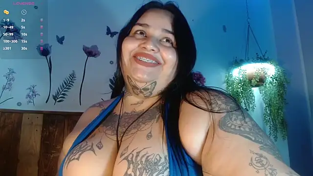 VeronikCuhubby online show from September 9, 2025, 1:42 pm