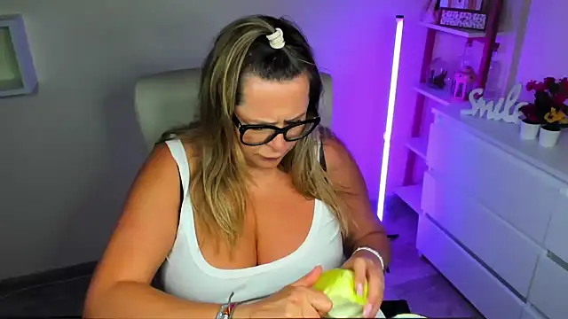 teaseDiana online show from March 19, 2025, 2:02 pm