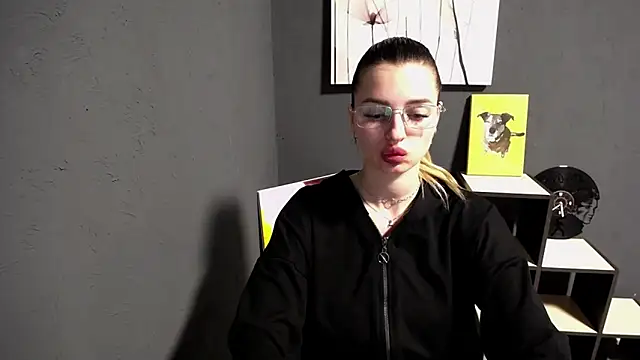 Snapshot of lady_olivia_ chatting on May 21, 2026, 12:24 pm lady olivia online show from May 21, 2026, 12:24 pm