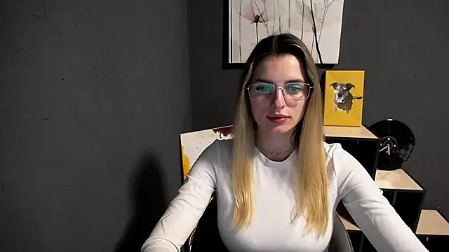 Snapshot of lady_olivia_ chatting on May 11, 2026, 2:45 pm lady olivia online show from May 11, 2026, 2:45 pm