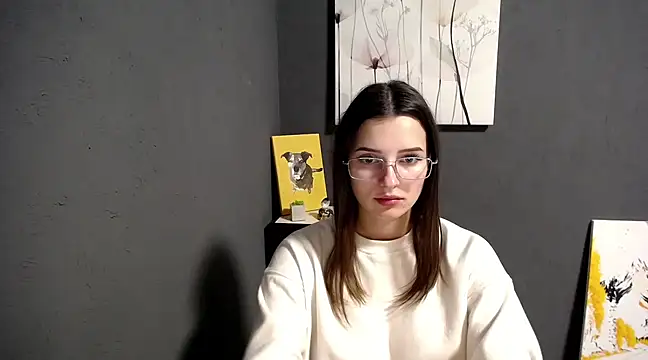 lady olivia  online show from February 26, 2025, 1:32 pm