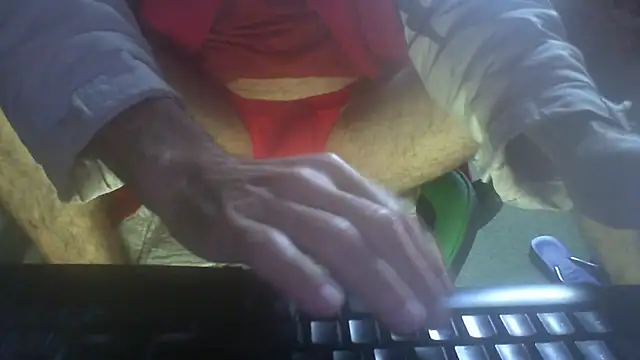 Snapshot of Carte1921 chatting on June 26, 2026, 12:22 pm Carte1921 online show from June 26, 2026, 12:22 pm