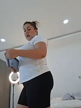 Alisson zambrano online show from June 27, 2026, 9:54 pm