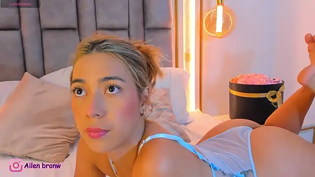 Snapshot of elianabrown chatting on March 17, 2026, 12:35 am elianabrown online show from March 17, 2026, 12:35 am