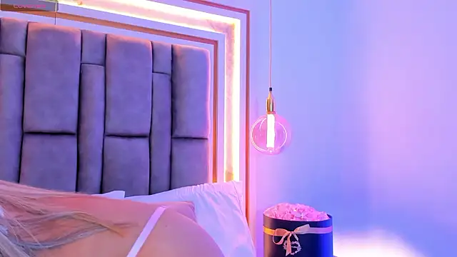 Snapshot of elianabrown chatting on February 26, 2026, 12:10 am elianabrown online show from February 26, 2026, 12:10 am