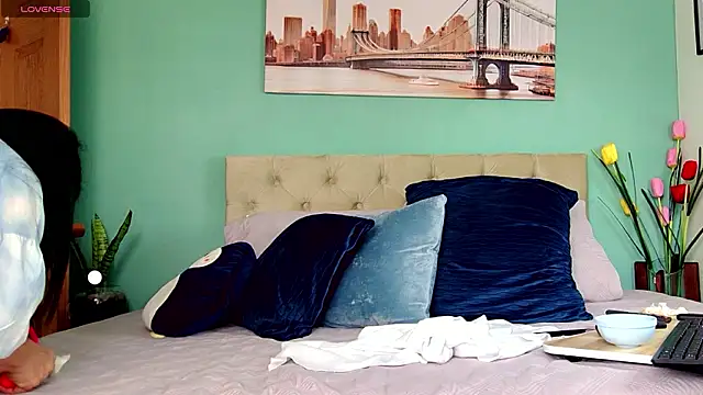 yanella fire online show from March 4, 2026, 1:19 pm