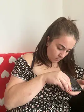 Snapshot of yzabell18 chatting on November 23, 2025, 12:59 pm yzabell18 online show from November 23, 2025, 12:59 pm