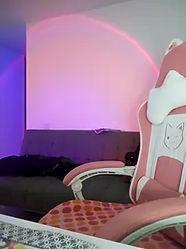 azumiichan online show from September 13, 2025, 12:43 am