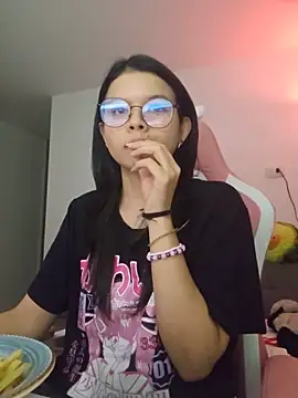 azumiichan online show from May 13, 2026, 12:06 am