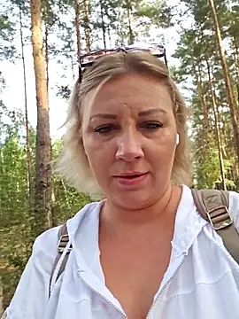 zarina3003 online show from September 12, 2025, 12:16 pm