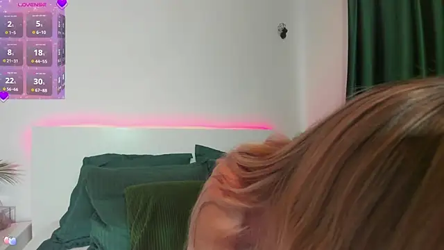 zoey marie online show from March 16, 2025, 12:33 pm