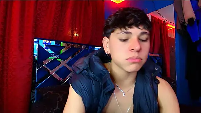 Luke Howland online show from September 18, 2025, 11:52 pm