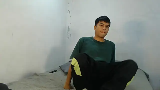 danielitopapuu online show from October 3, 2025, 9:44 am