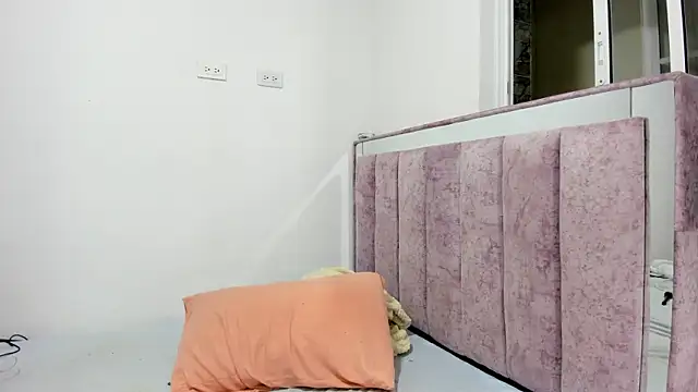 jessimegansexi online show from February 4, 2025, 1:02 am