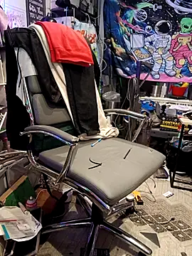 --D-a-D-D-y- online show from September 13, 2025, 10:10 pm