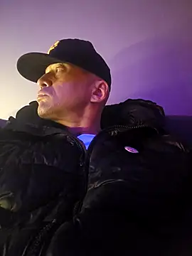 McdyllanXX online show from March 18, 2025, 9:43 pm