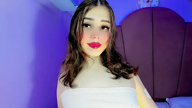 ValeriaAguilar online show from September 12, 2025, 9:25 pm