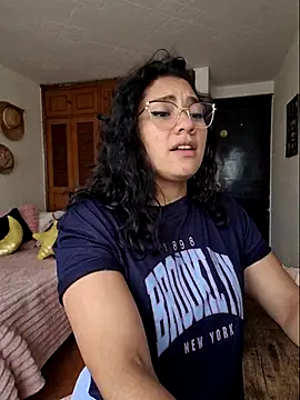 Thaliacooper  online show from September 12, 2025, 6:40 pm