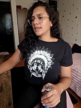 Thaliacooper  online show from February 6, 2026, 5:20 pm