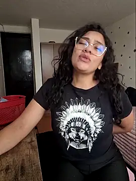 Thaliacooper  online show from February 17, 2026, 4:15 pm