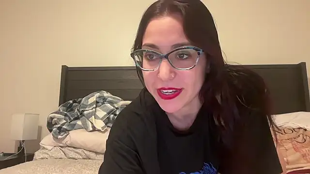 QueenLolaX online show from October 12, 2025, 6:15 am