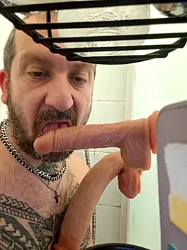 Snapshot of teddy79good chatting on March 16, 2026, 4:32 pm teddy79good online show from March 16, 2026, 4:32 pm