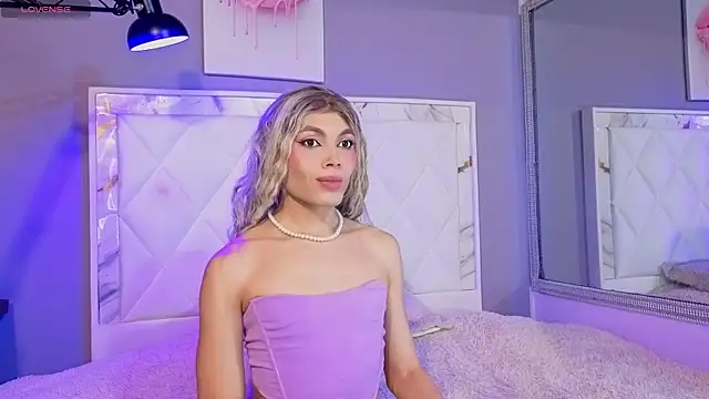 Megan Do Santos online show from June 6, 2026, 7:52 pm