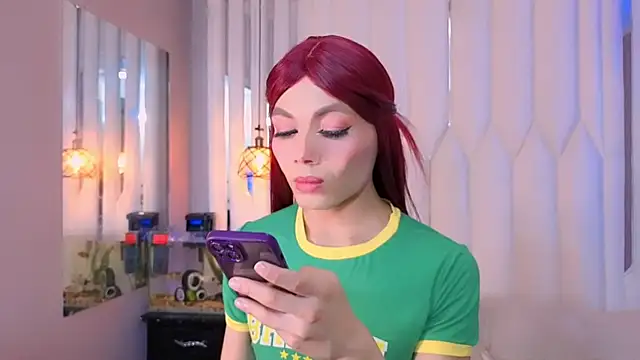 Megan Do Santos online show from June 25, 2026, 8:14 pm