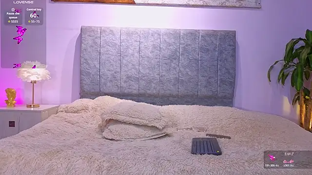 Megan Do Santos online show from July 19, 2026, 8:01 am