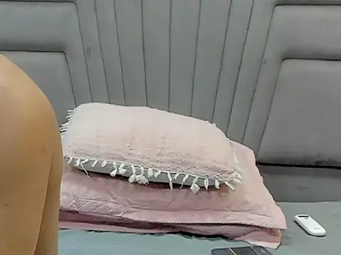 angel adamx online show from November 2, 2025, 3:22 am