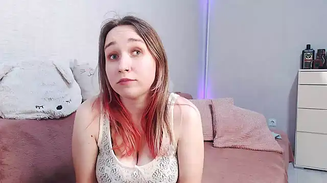 lovely hayley online show from June 19, 2026, 10:15 pm