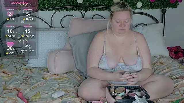 siennaxluxx online show from June 29, 2026, 8:52 pm